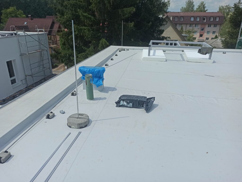 Montáž bleskozvodu na Škôlke v Považskej Bystrici